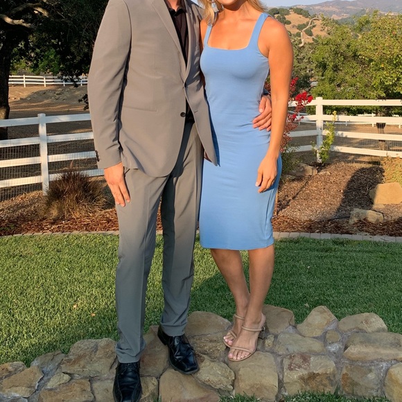 Lovers and Friends Donatella midi dress in canary blue - Picture 4 of 4